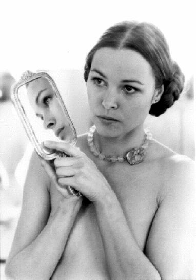 Michelle Phillips, 1976. Photo by Cynthia MacAdams copyright © 2000